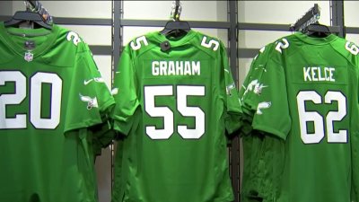 Fans swoop in from all over to grab their kelly green Eagles gear – NBC10  Philadelphia