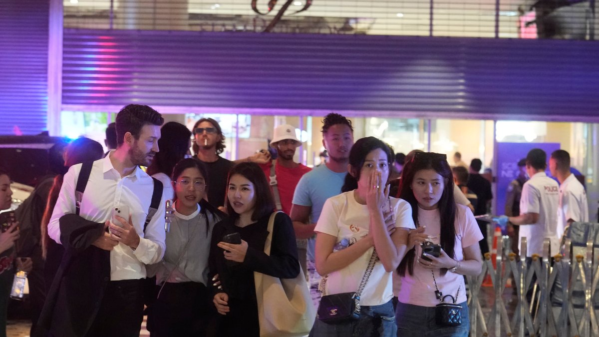 Bangkok shopping mall shooting kills at least 2 – NBC10 Philadelphia - Vimarsana News