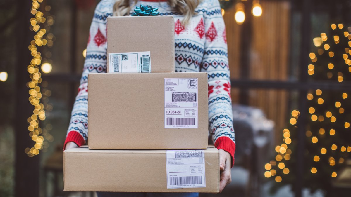 Here are the 2023 holiday shipping deadlines for FedEx, UPS and USPS – NBC10 Philadelphia - Vimarsana News