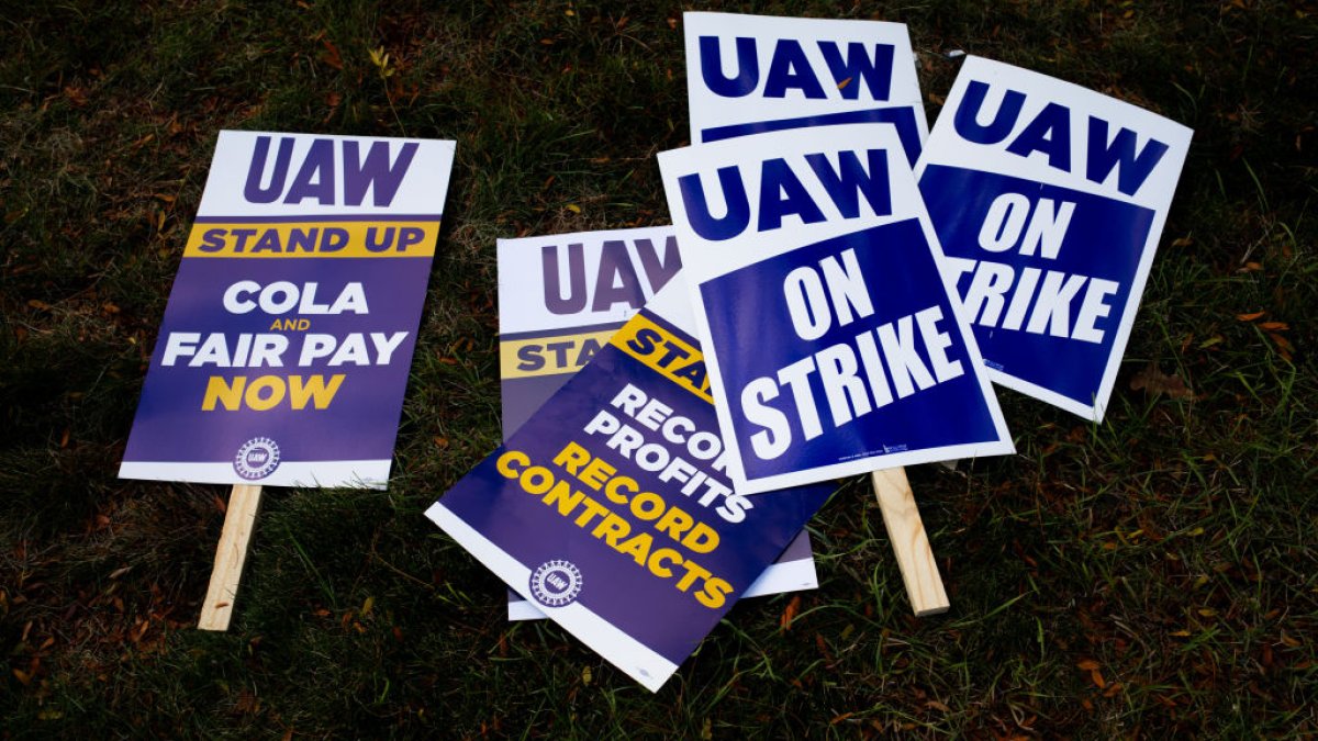 United Auto Workers increase number of workers on strike against General Motors – NBC10 Philadelphia - Vimarsana News