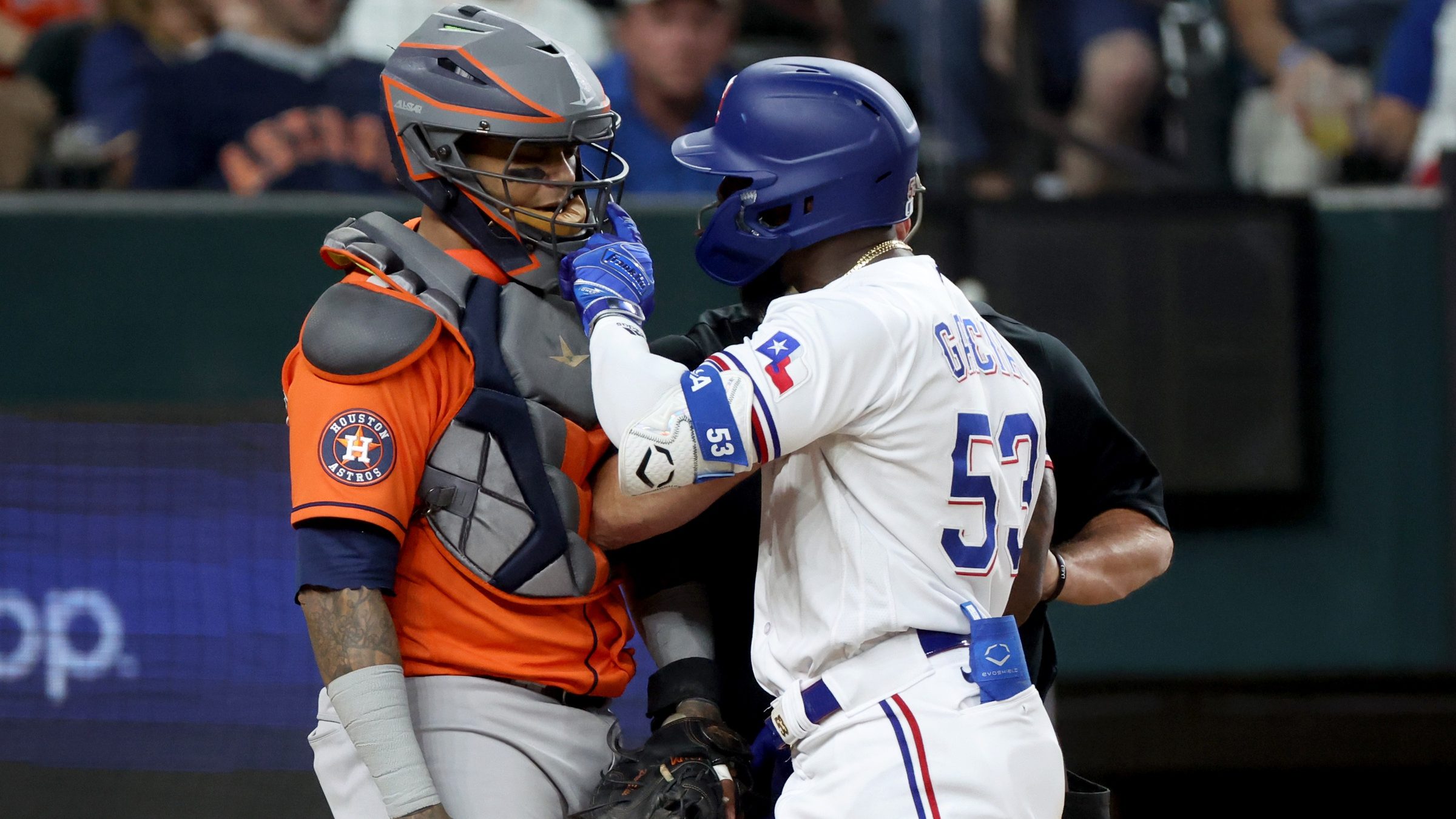 MLB world reacts to Tim Anderson-Jose Ramirez fight, ensuing brawl