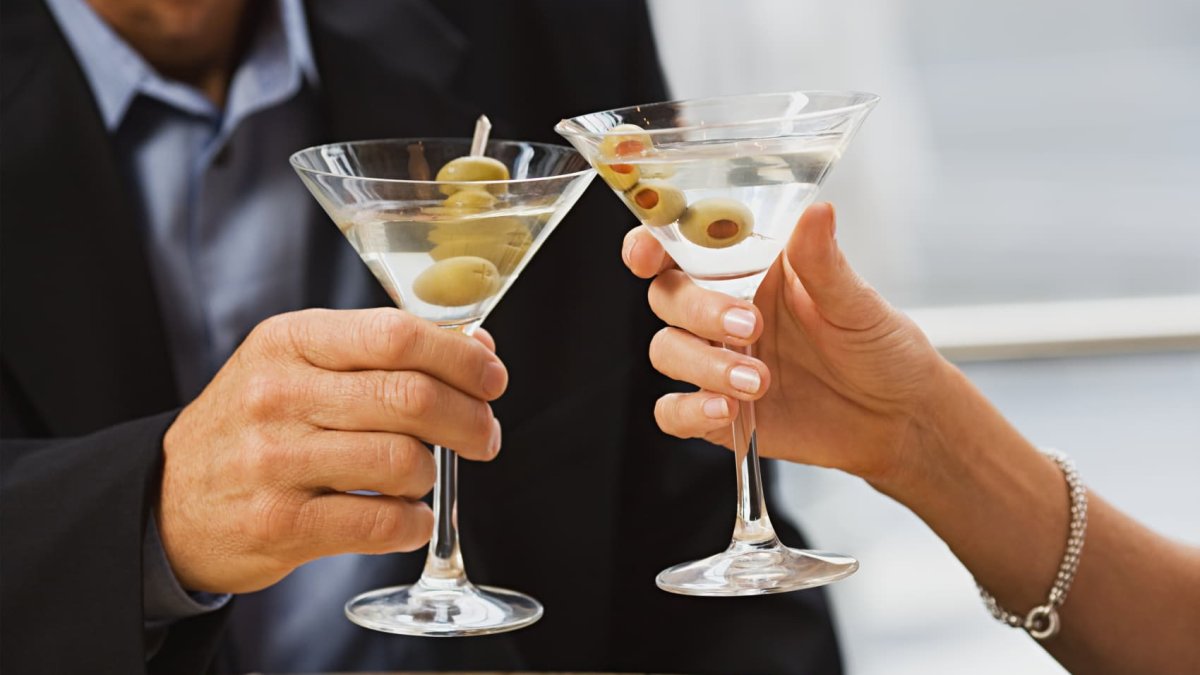 31% of millionaires say they're part of the middle class, survey finds. 'People feel squeezed,' advisor explains – NBC10 Philadelphia - Vimarsana News