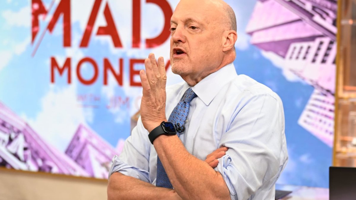 Cramer's advice after another off day for stocks: Hunker down and wait for better prices - Vimarsana News