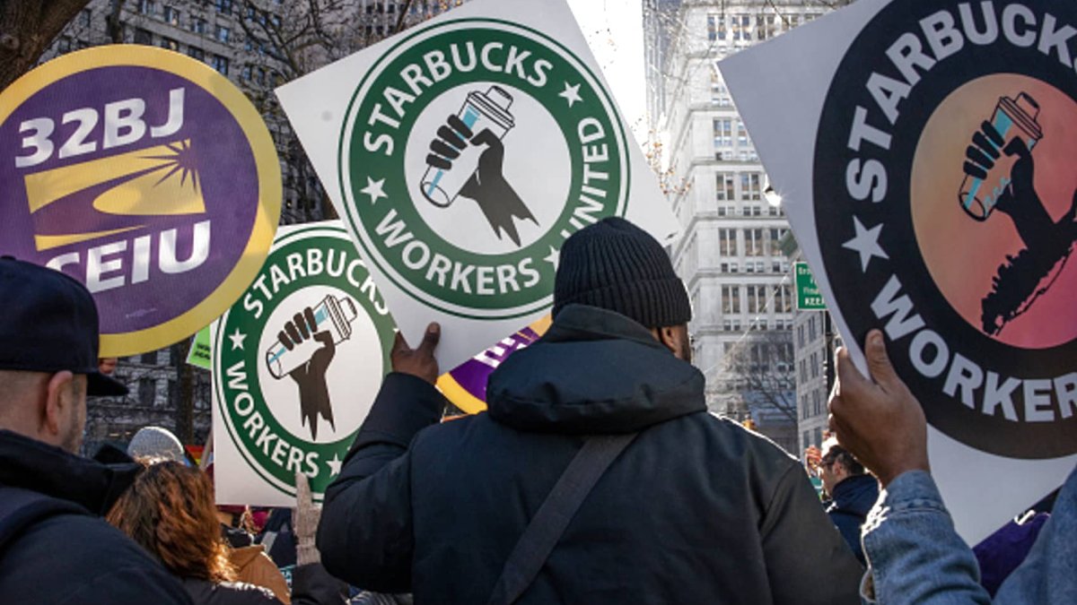 纽约市星巴克员工提起更多劳工投诉，工会发起有史以来最大规模的罢工