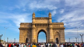 The world famous Gateway of India monument in Mumbai, India was built during the 20th century to commemorate the visit of king George V and Queen Mary. It is located on the waterfront of the Apollo Bunder area of south Mumbai and is the city’s top tourist attraction.