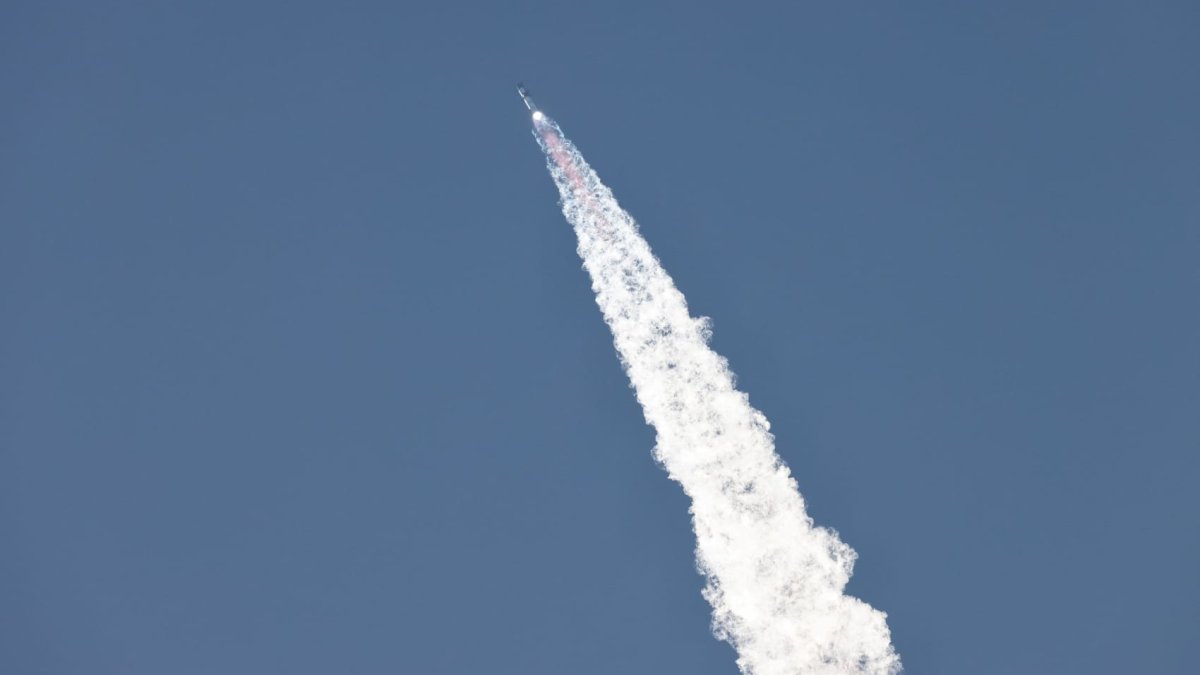 SpaceX's Starship rocket reaches space but is intentionally destroyed mid-flight - Vimarsana News