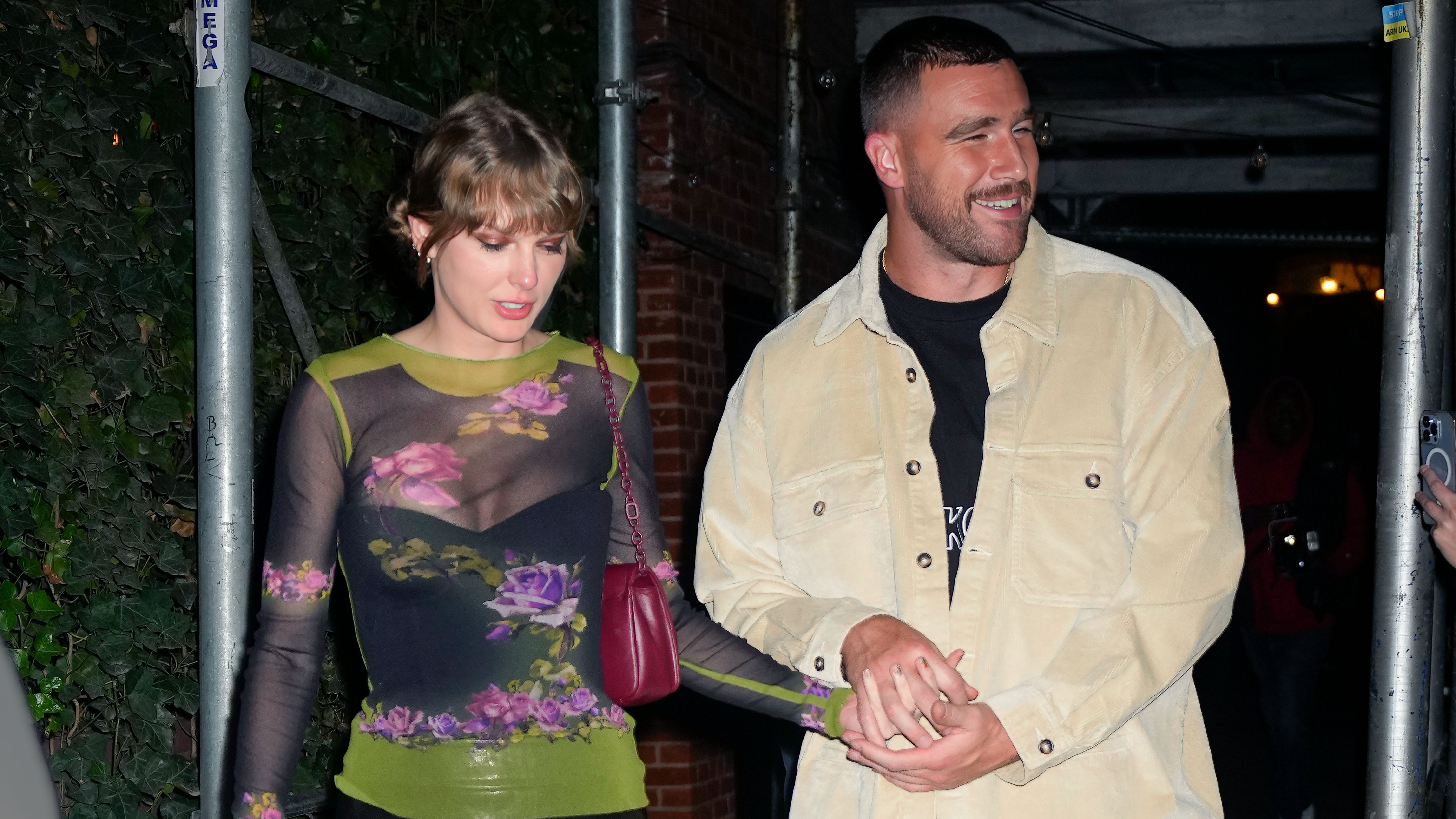 Taylor Swift reveals how she and Travis Kelce started dating – NBC