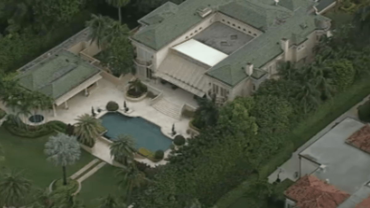 Jeff Bezos Moves To Miami What Is The Billionaire Bunker And Who Lives There Nbc10 Philadelphia