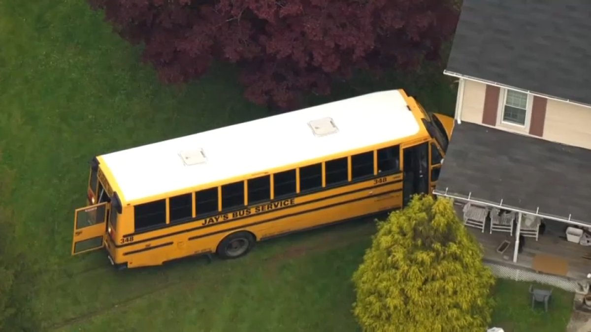 School bus slams into home in Howell Twp., NJ – NBC10 Philadelphia