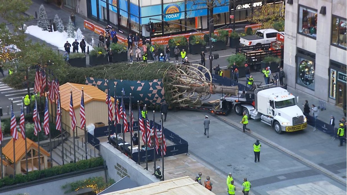 Rockefeller Center Christmas Tree arrives in New York City NBC10