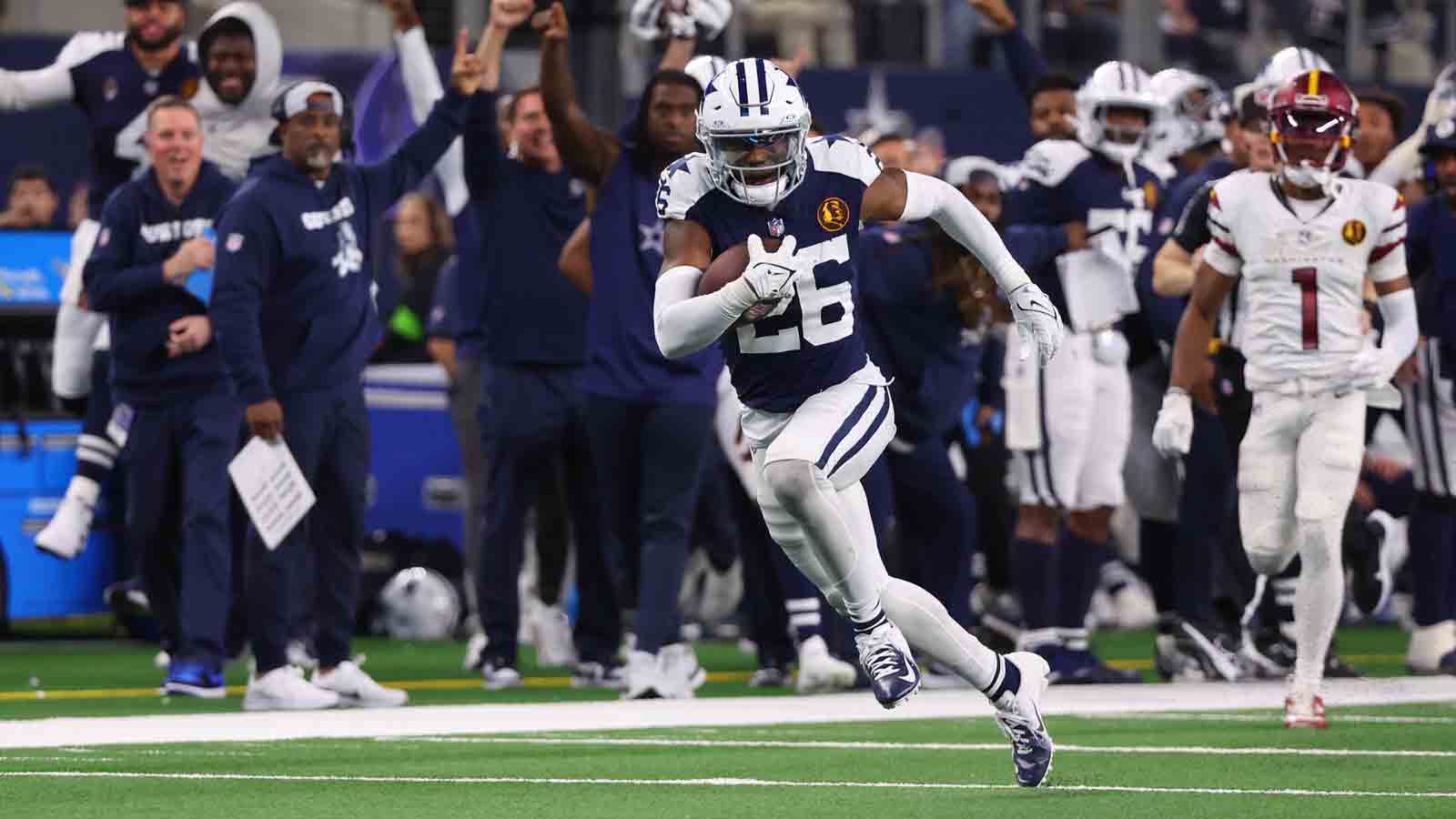 Dallas Cowboys’ DaRon Bland Sets NFL Record With Fifth Pick-6 – NBC10 ...