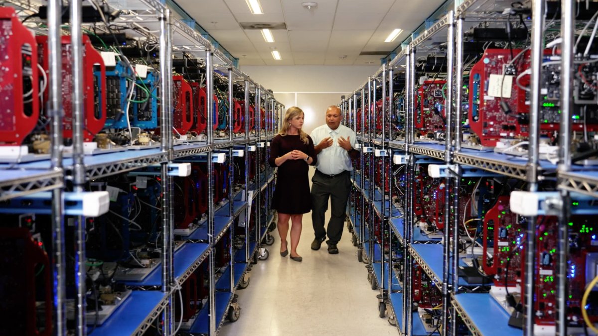 Inside Apple's chip lab, home to the most 'profound change' at the company in decades – NBC10 Philadelphia - Vimarsana News