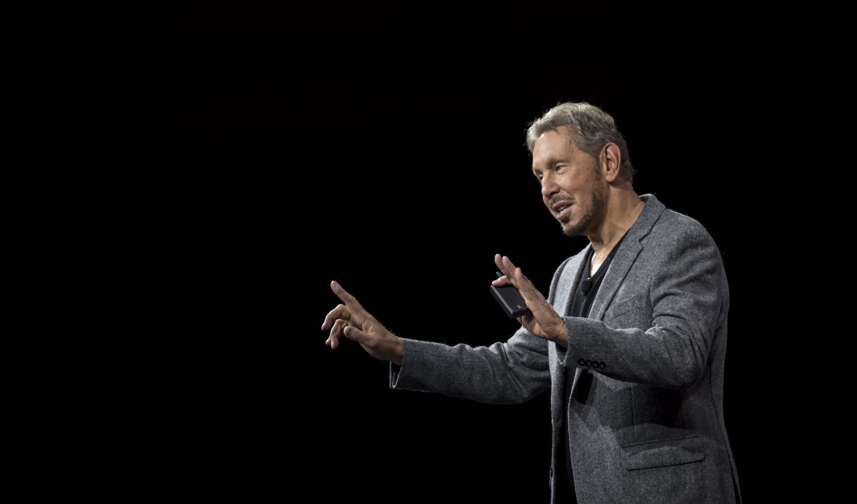Oracle shares slide as revenue misses estimates - Vimarsana News