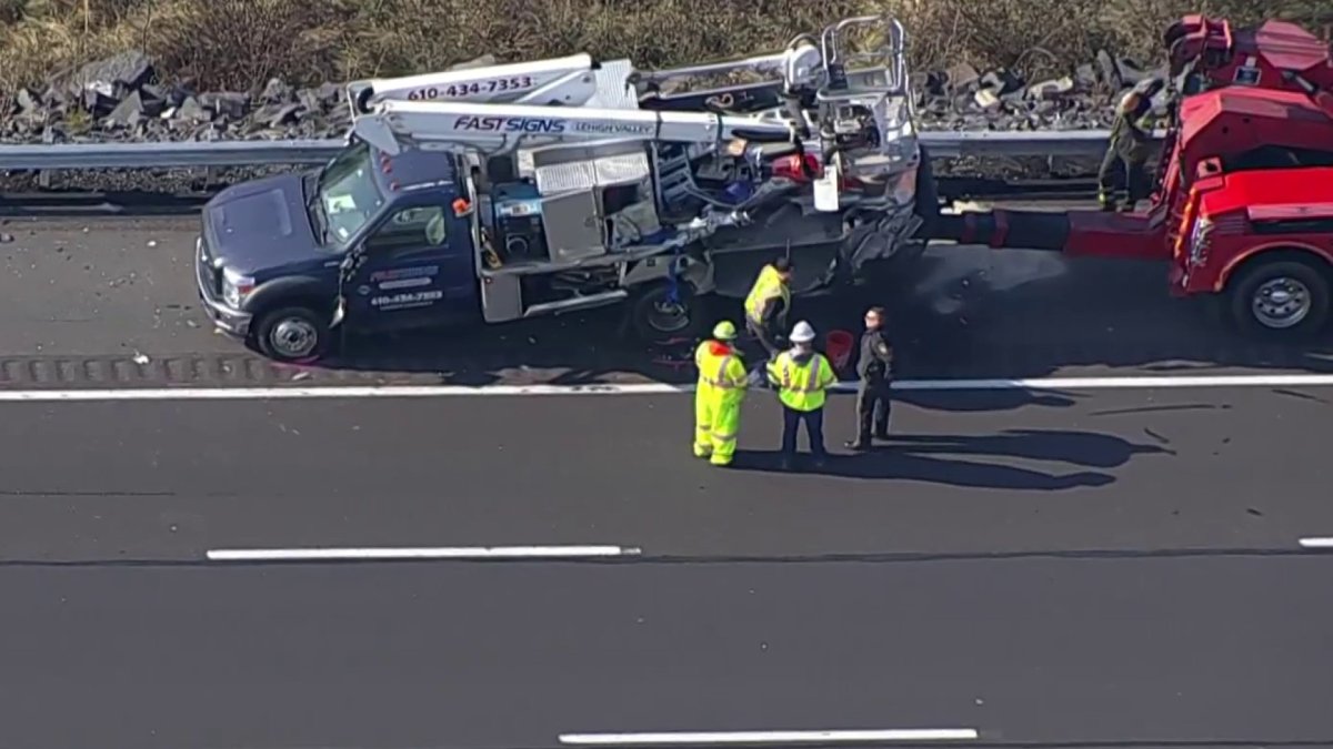 Crash Invovlinvg Utility Truck Blocks Section Of Pennsylvania Turnpike Northeast Extension 