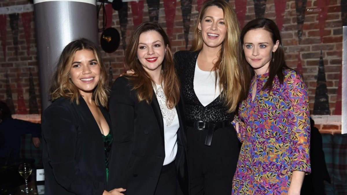 'Sisterhood of the Traveling Pants' Stars Have a Full Reunion – NBC10 Philadelphia - Vimarsana News