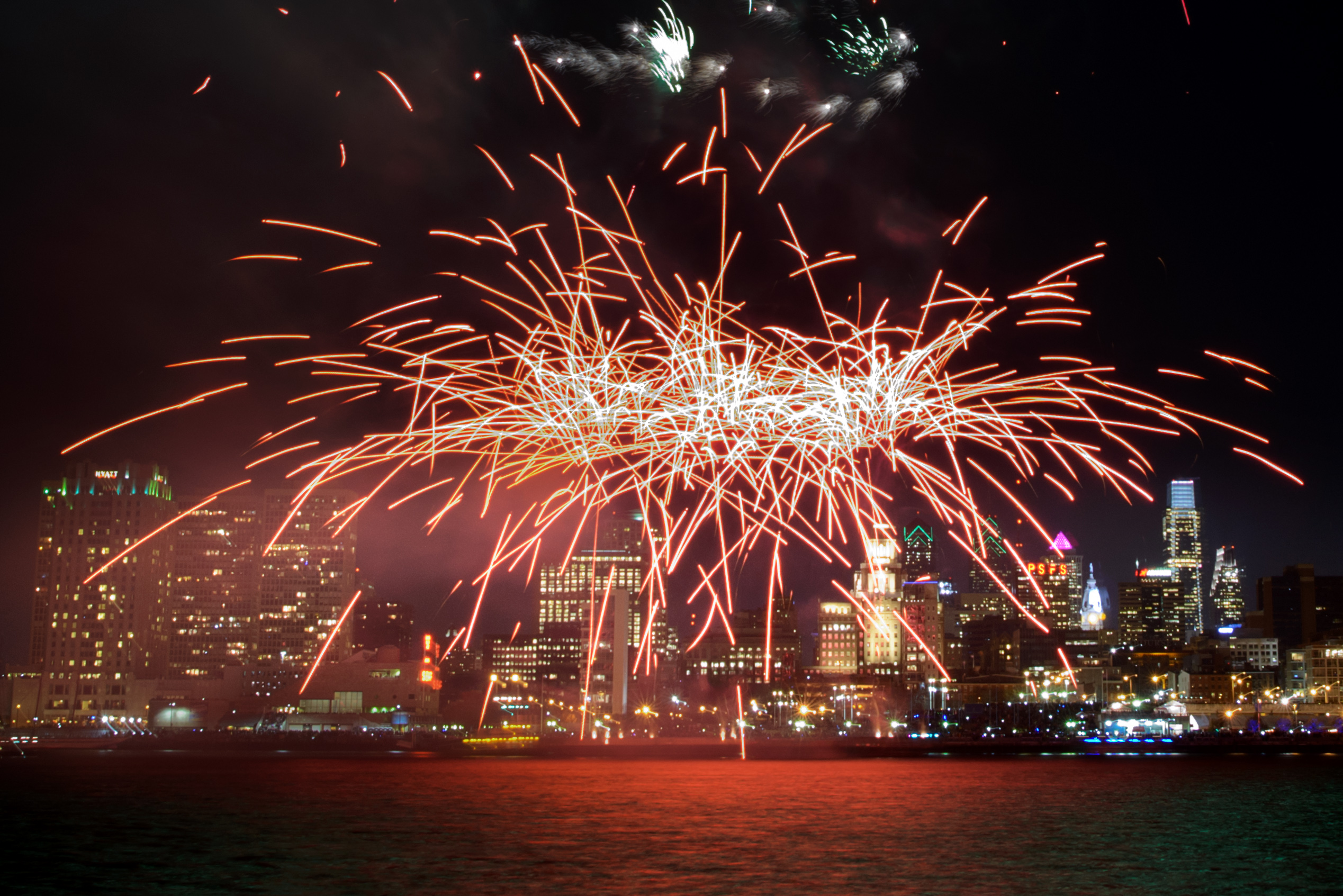 Create a Dazzling Fireworks Scene this New Years Eve - OOLY