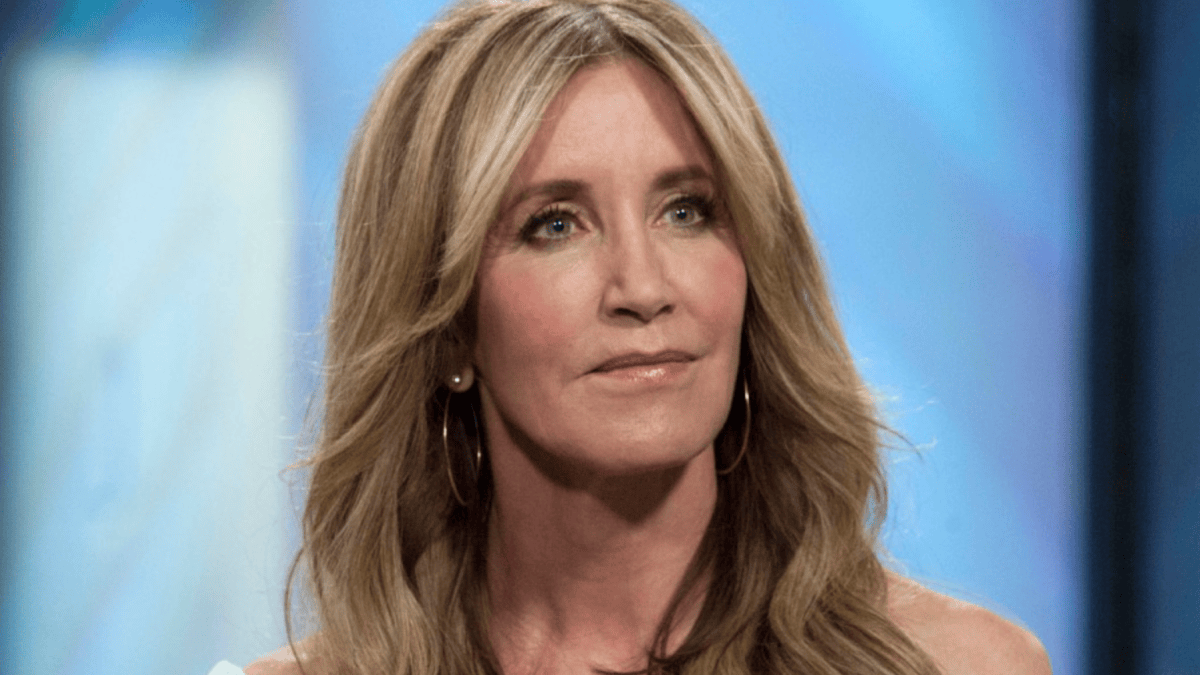 Felicity Huffman speaks for 1st time about college admissions scandal – NBC10 Philadelphia - Vimarsana News