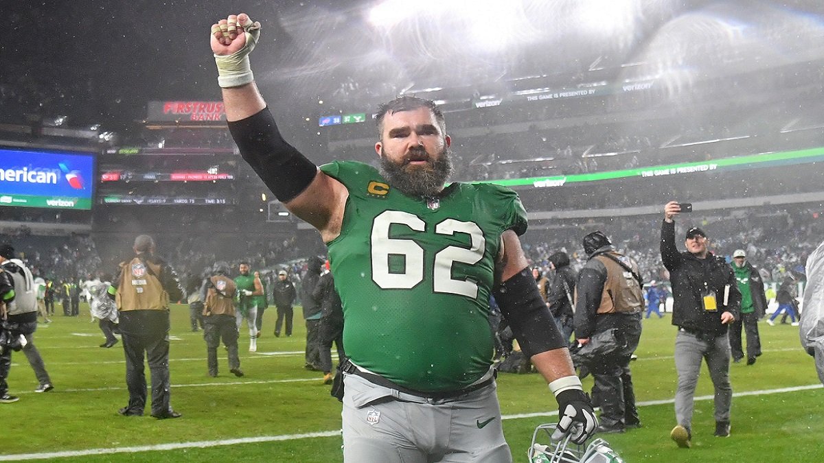 Bills' Jordan Phillips fires back at Jason Kelce for dirty play allegations - Vimarsana News