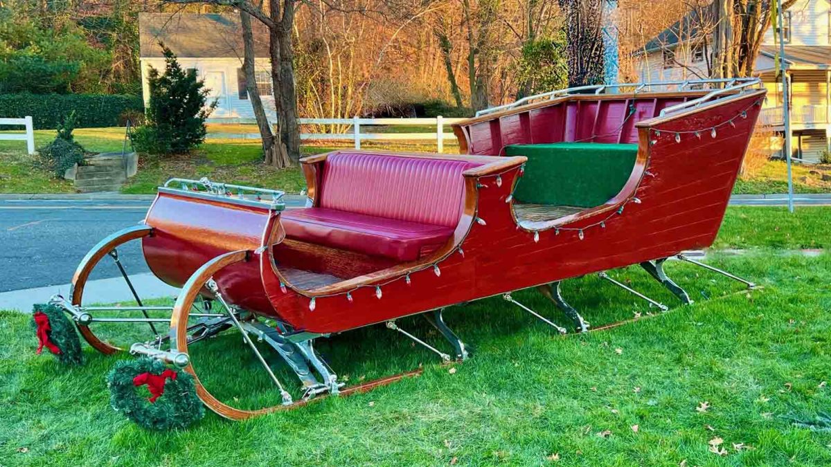 Sleigh from 'Elf' movie on display for photo ops in New York – NBC10 Philadelphia - Vimarsana News