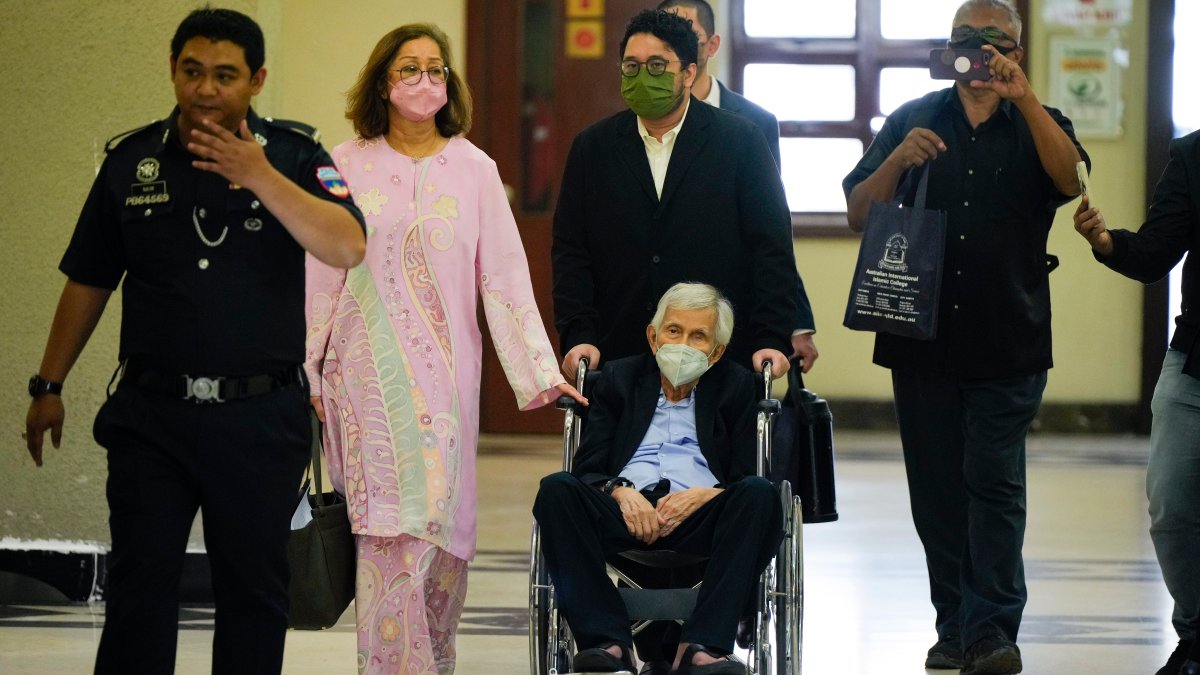 Malaysia charges former minister for not declaring assets – NBC10 Philadelphia - Vimarsana News