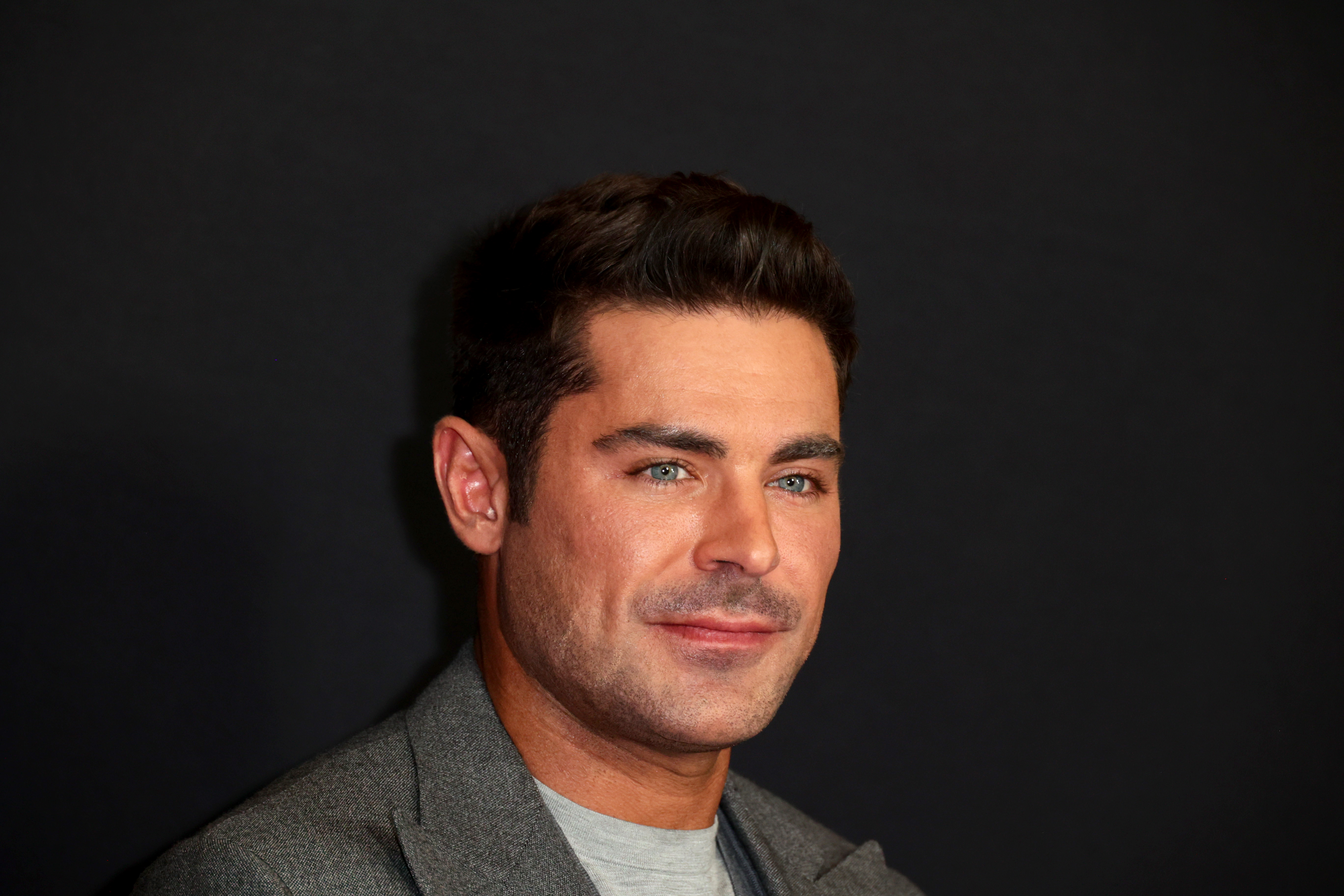 Zac Efron reveals his first kiss – NBC10 Philadelphia - Vimarsana News