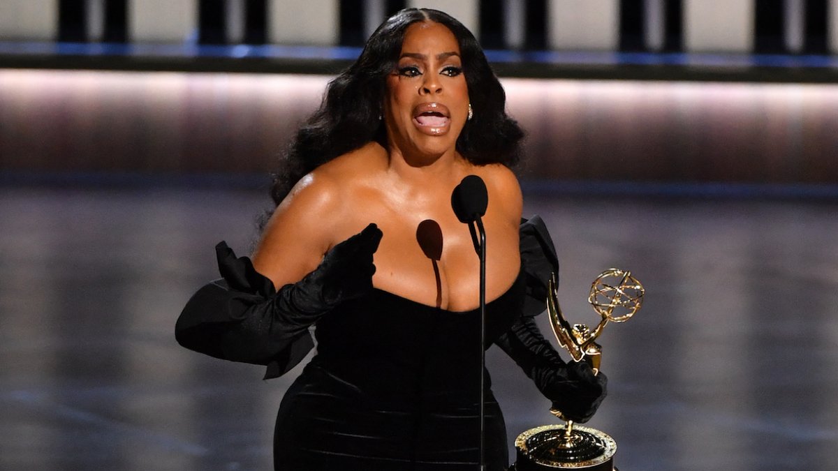 Niecy Nash thanks herself in powerful Emmys acceptance speech – NBC10 Philadelphia - Vimarsana News