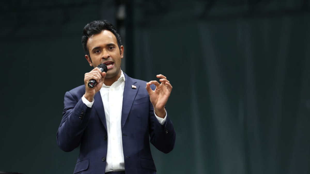 Vivek Ramaswamy is dropping out of the 2024 presidential race NBC10