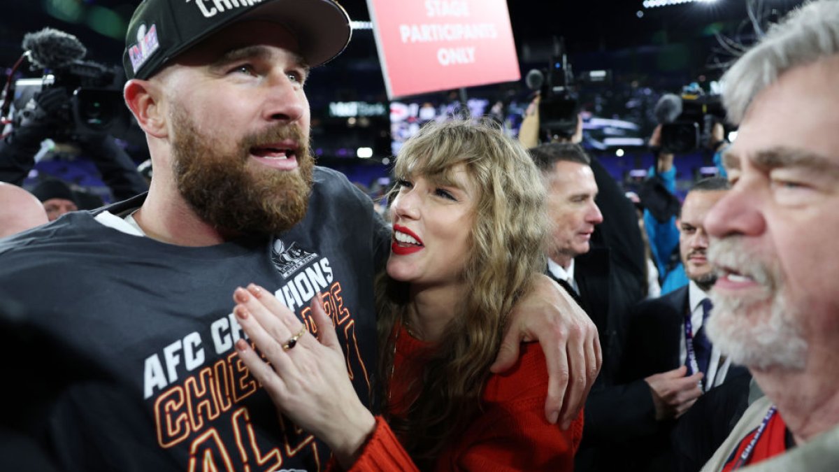 Taylor Swift can make it to the Super Bowl according to this 2001 ‘West