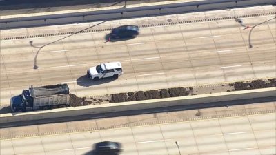 Truck spills load onto I-95 in Philly