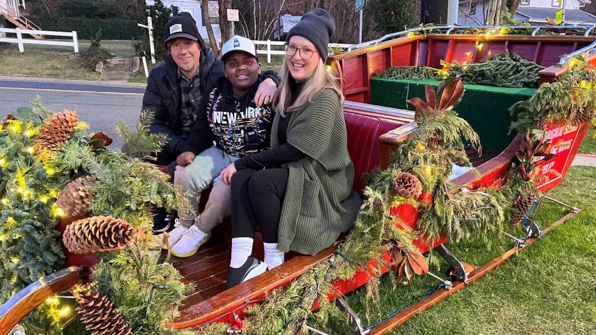 Alabama parents surprise their son with road trip to see 'Elf' sleigh – NBC10 Philadelphia - Vimarsana News
