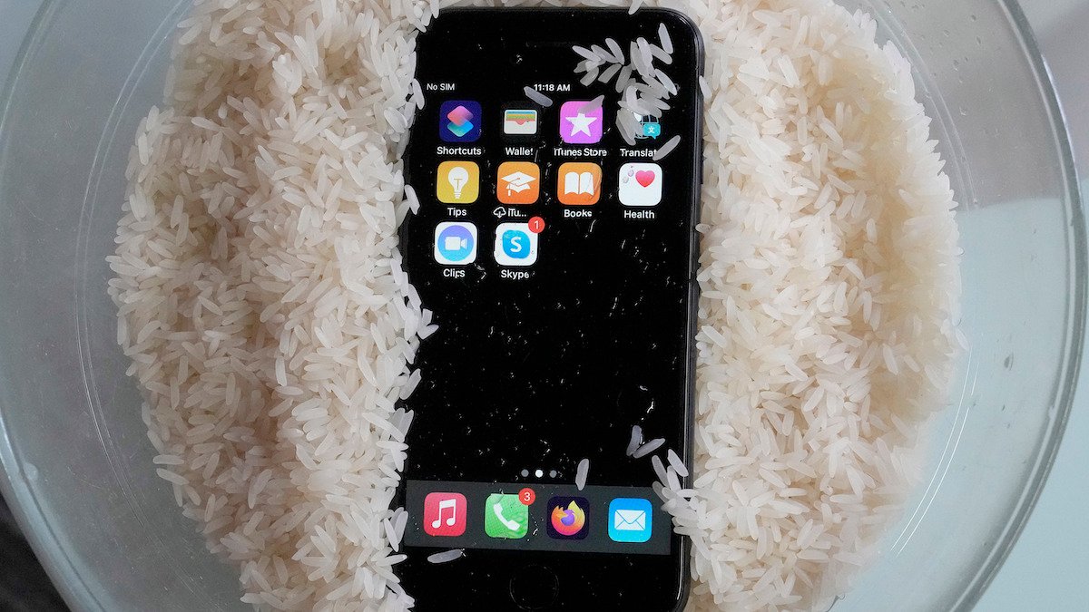 How do I dry out my iPhone or Android if it gets soaked in water? – NBC10 Philadelphia - Vimarsana News