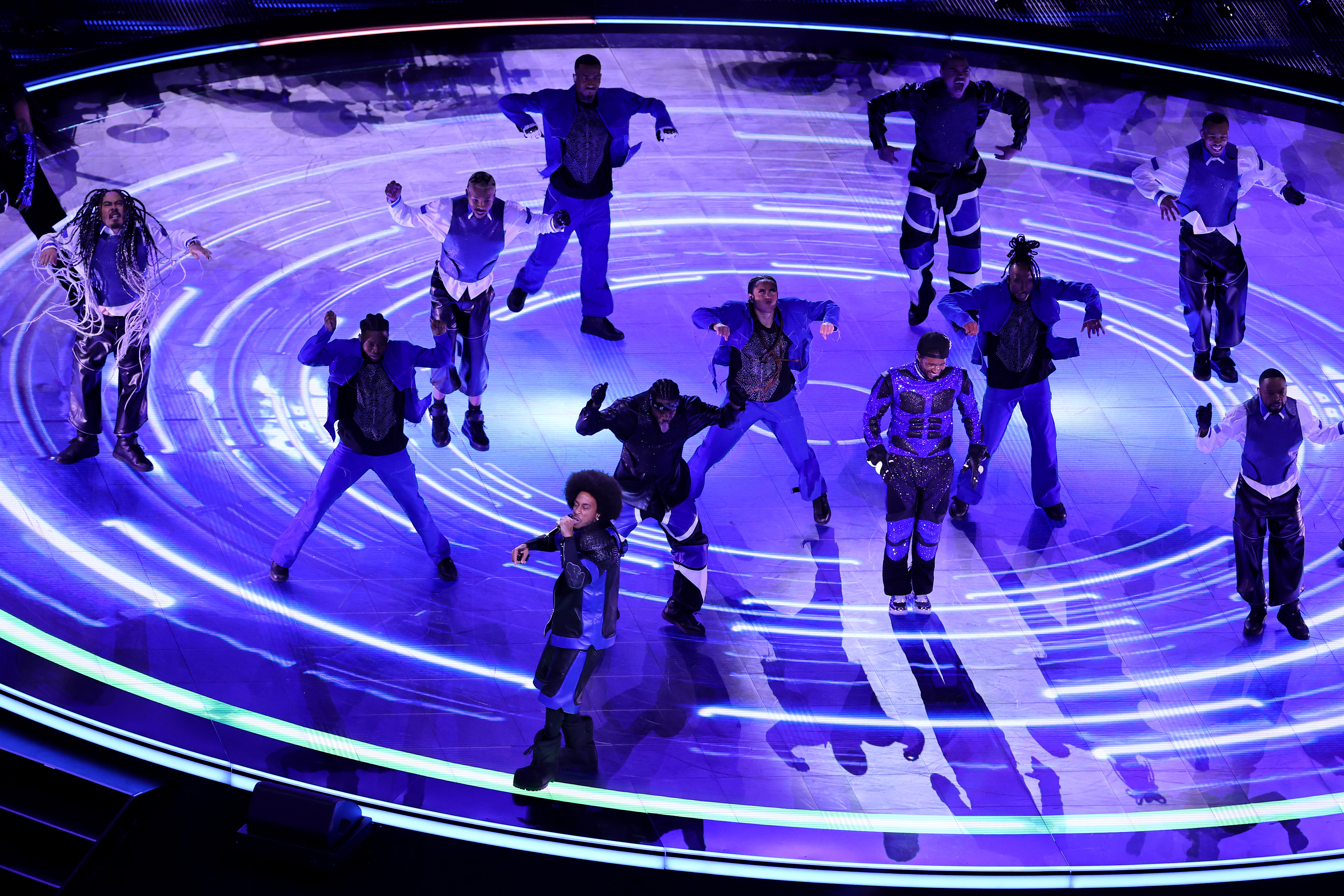 See photos from Usher’s Super Bowl LVIII halftime show NBC10 Philadelphia