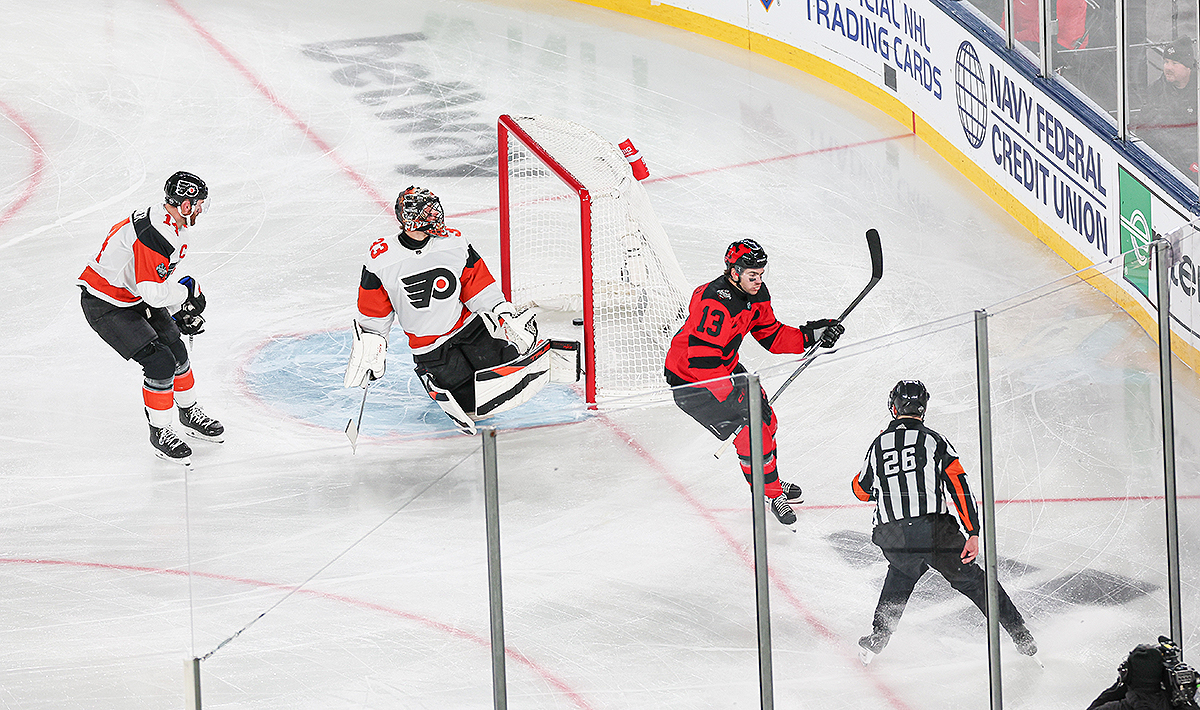 Wayne simmonds hotsell stadium series jersey