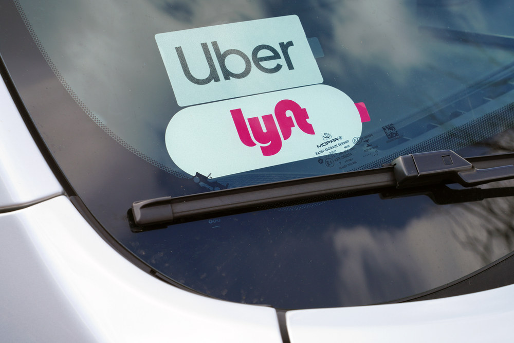 Lyft driver charged with trying to lure Princeton University students: Officials