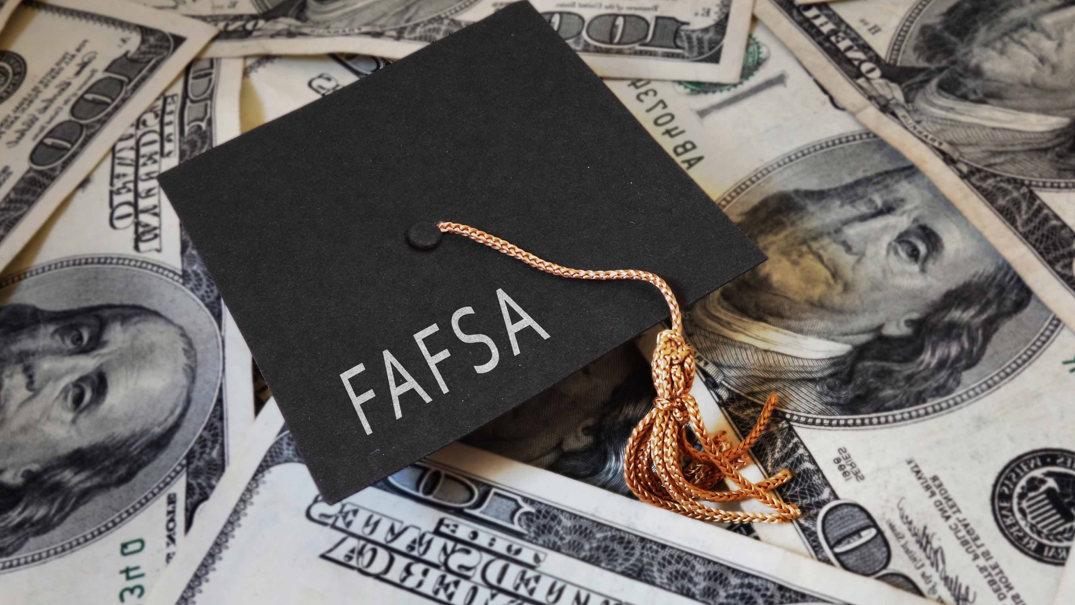 Here's how to make key college decisions amid FAFSA delays – NBC10 Philadelphia - Vimarsana News