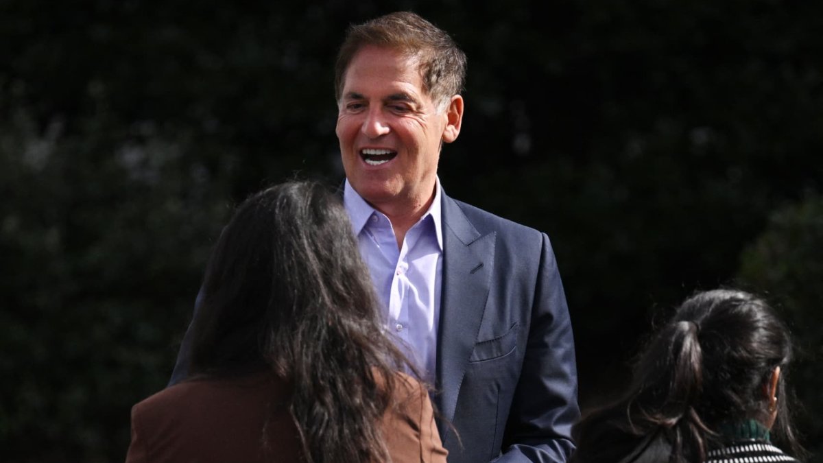 The day Mark Cuban became a millionaire, he took off his watch and threw it away—here's why - Vimarsana News