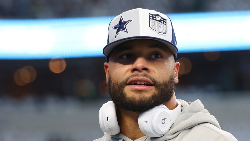 ARLINGTON, TEXAS – JANUARY 14: Dak Prescott #4 of the Dallas Cowboys participates in warmups prior to the NFC Wild Card Playoff game against the Green Bay Packers at AT&T Stadium on January 14, 2024 in Arlington, Texas. (Photo by Richard Rodriguez/Getty Images)