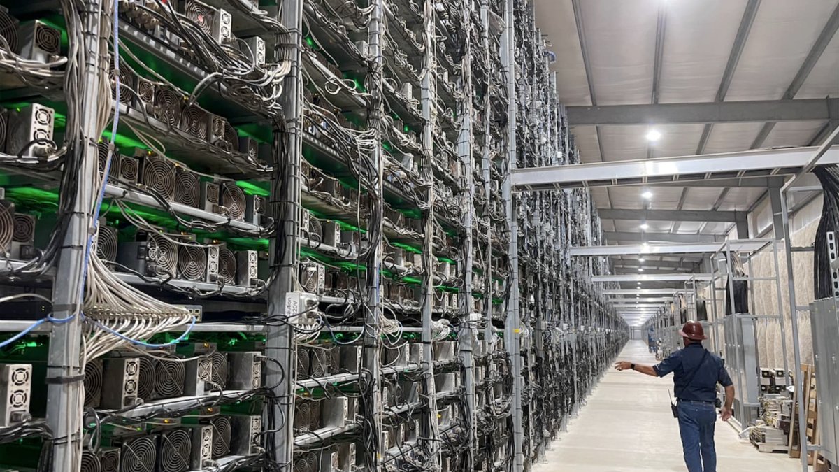 Bitcoin miners upgrade power centers and get into AI to brace for slashed revenue post halving - Vimarsana News