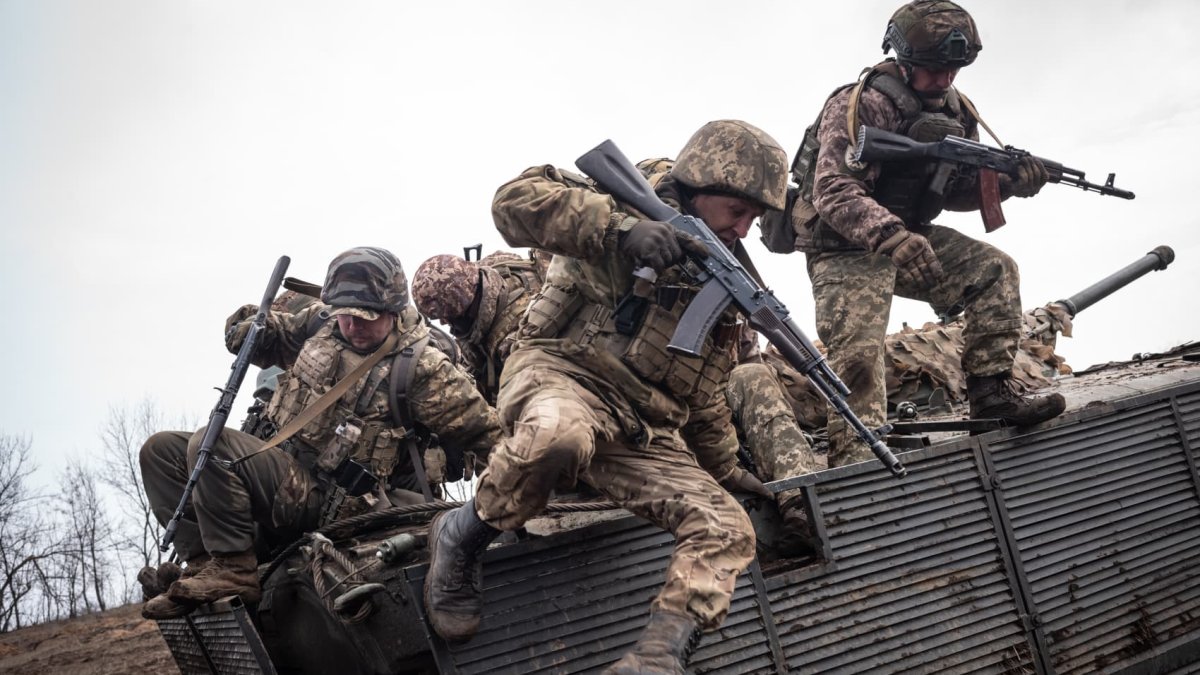 Ukraine war live updates: Russian strikes hit Ukrainian critical infrastructure; UK finance minister visits Kyiv - Vimarsana News