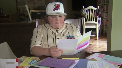 11-year-old cancer patient receives floods of motivating letters from strangers near and far