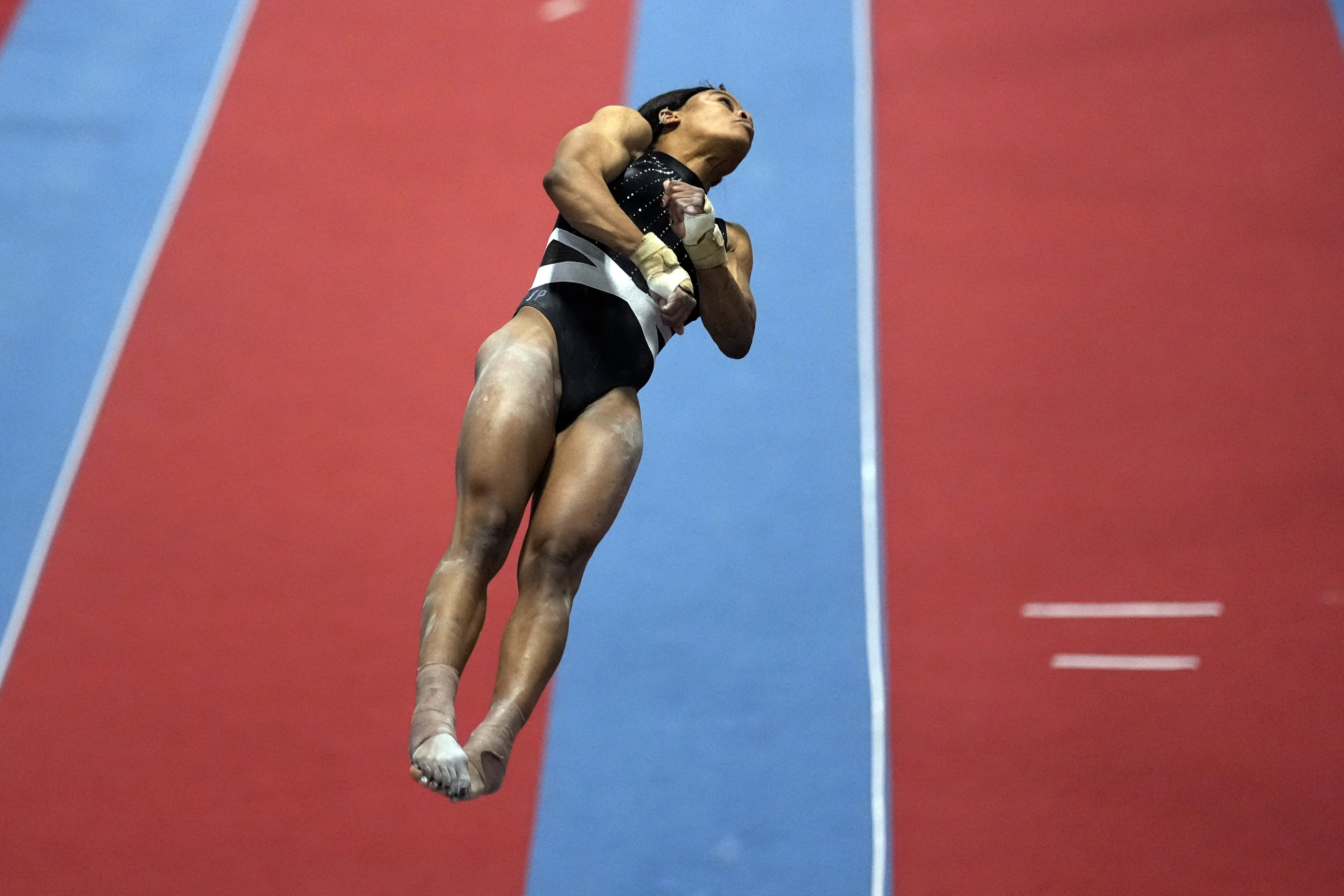 2012 Olympics champ Gabby Douglas competes after 8 years – NBC10 Philadelphia - Vimarsana News