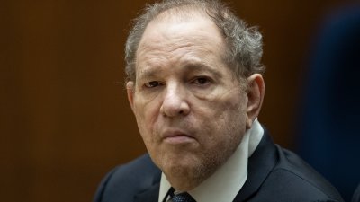 NY appeals court overturns Weinstein 2020 rape conviction