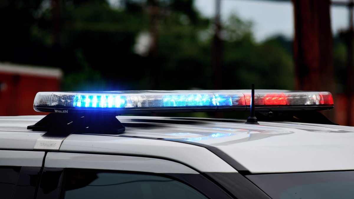 Shooting leaves man hospitalized with stomach wound, police say – NBC10 Philadelphia - Vimarsana News
