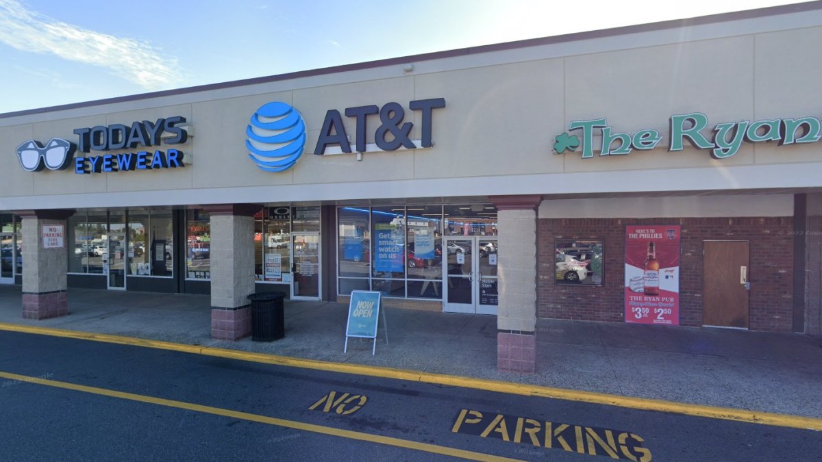 Thieves rob AT&T store for $25K worth of iPhones in NE Philly – NBC10 Philadelphia - Vimarsana News