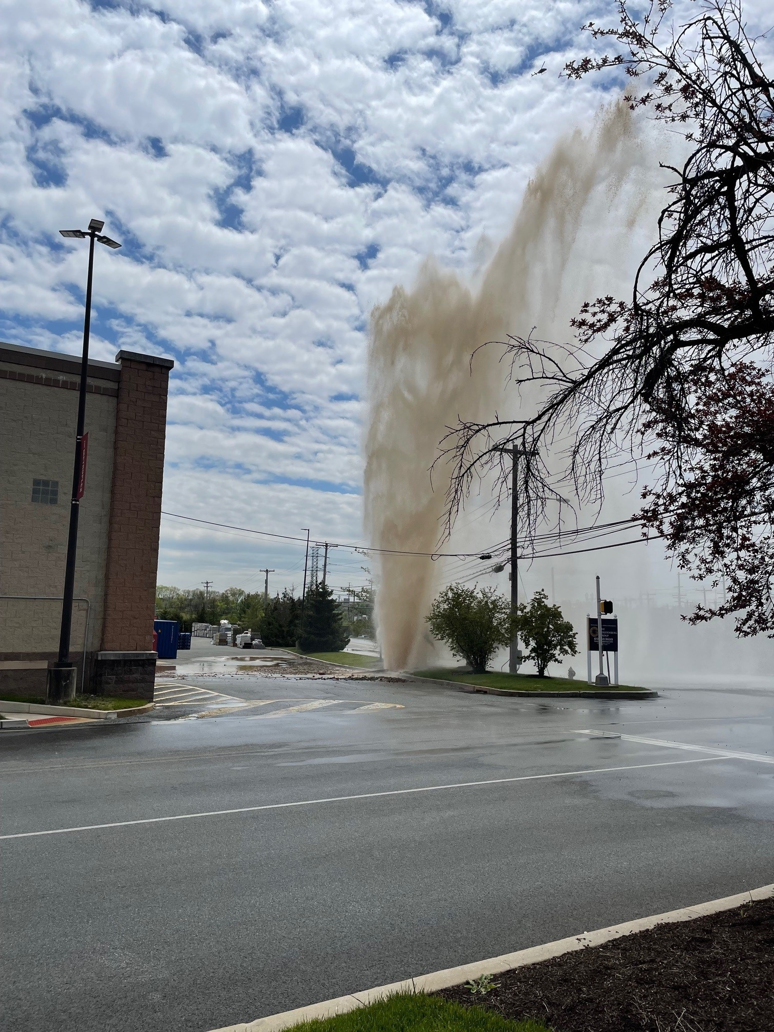 Plymouth meeting geyser shoots water into sky – NBC10 Philadelphia - Vimarsana News