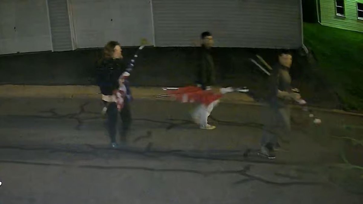Watch: Thieves in Macungie steal American flags – NBC10 Philadelphia - Vimarsana News