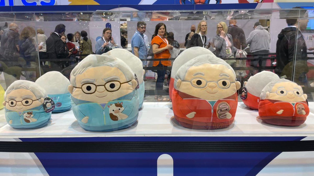 Warren Buffett’s shopping extravaganza kicks off with Squishmallows pit, ‘Poor Charlie’s Almanack’