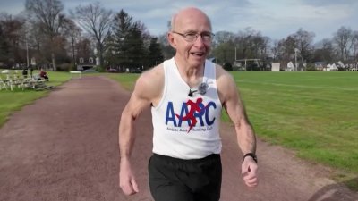 ‘I just love to run': For this octogenarian, Independence Blue Cross Broad Street Run is about fun