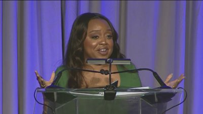 Emmy-winner Quinta Brunson return to Temple to receive high honor