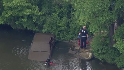 Body found in car pulled from Cooper River in Camden County